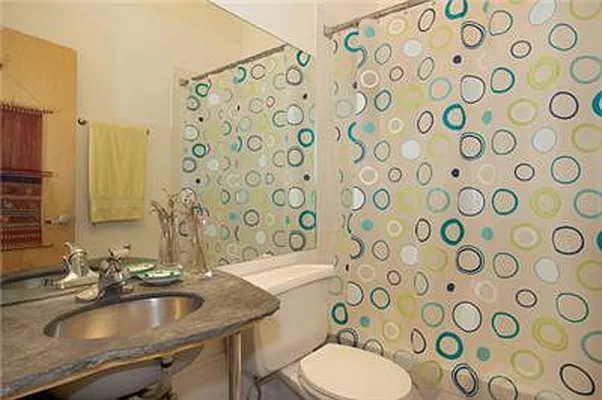 Sold by R New York | media 7