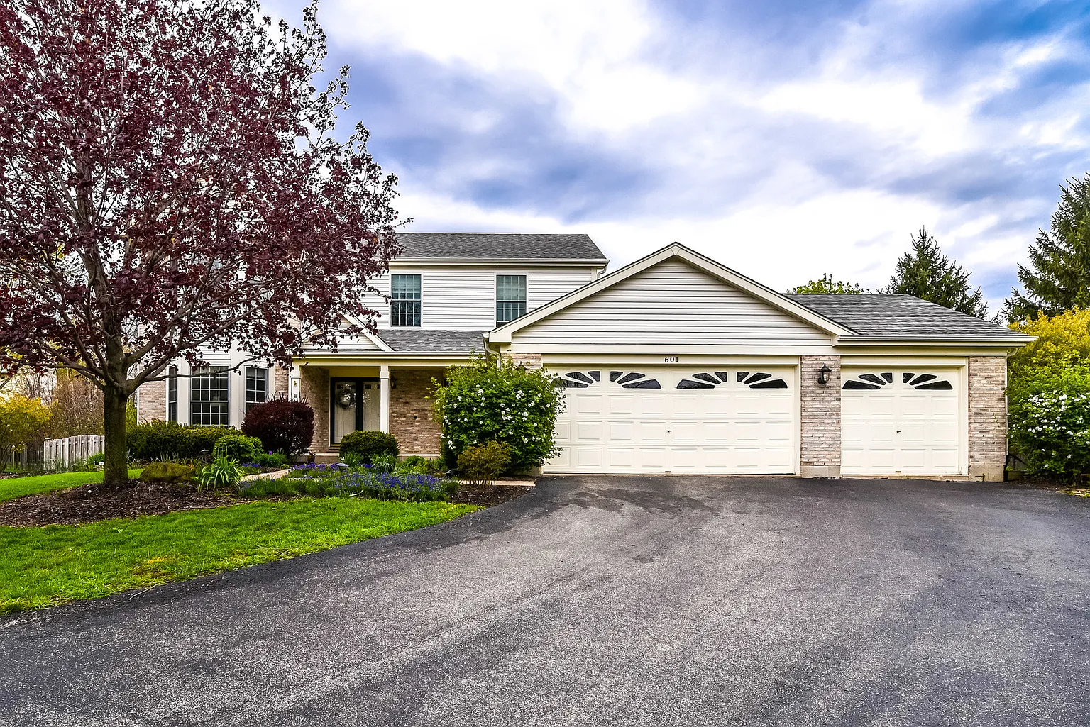 601 Sussex Ln photo 1
