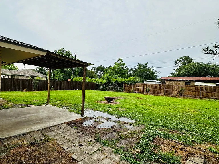 124 Emerite Dr — Photo 17