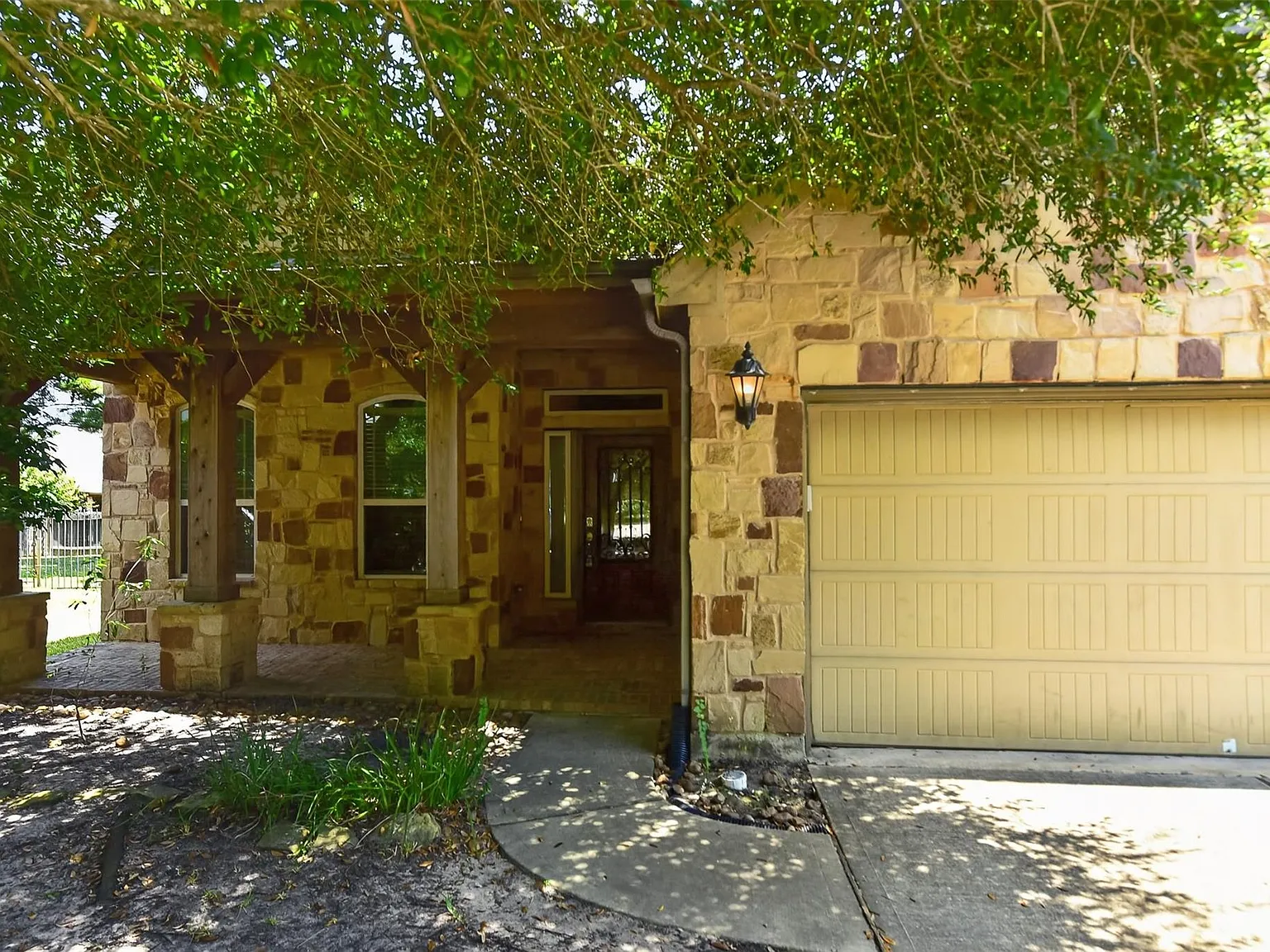 4 bed, 3.5 bath, 2828 sqft, $3,100 — Photo 3