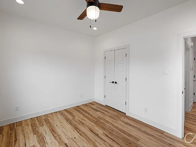 4 bed, 2070 sqft, $3,300 — Photo 2