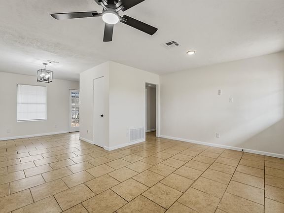 4th image of 3901 Hoover Cir