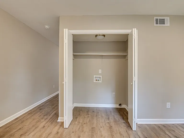 120 Chalet North Ct — Photo 14