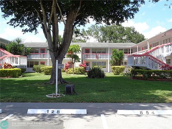 4th image of 74 Ventnor Dr #74-D