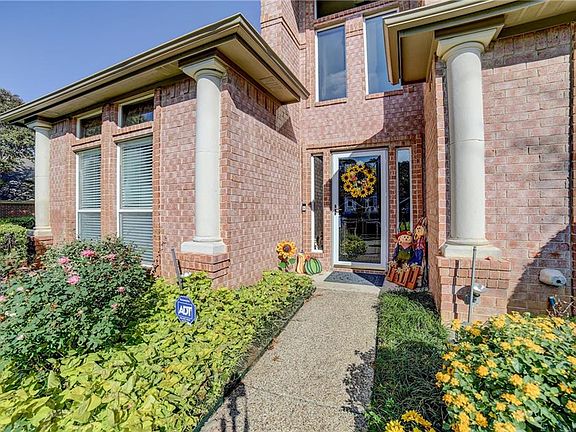 4th image of 1302 Brook Arbor Dr