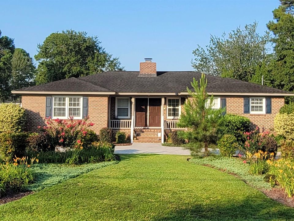 1st image of 15 Clemson Rd.
