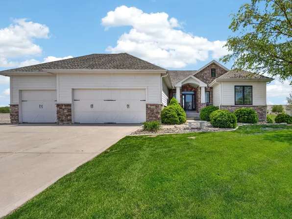 11193 NW 123rd St, Granger, IA 50109