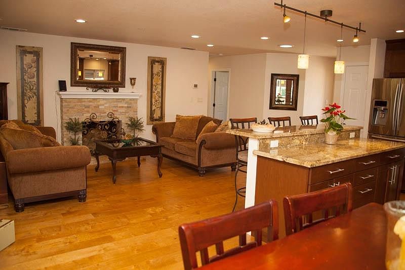 1st image of 1109 Coloma Way
