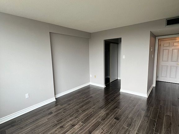 4th image of 1510 Richmond St #806