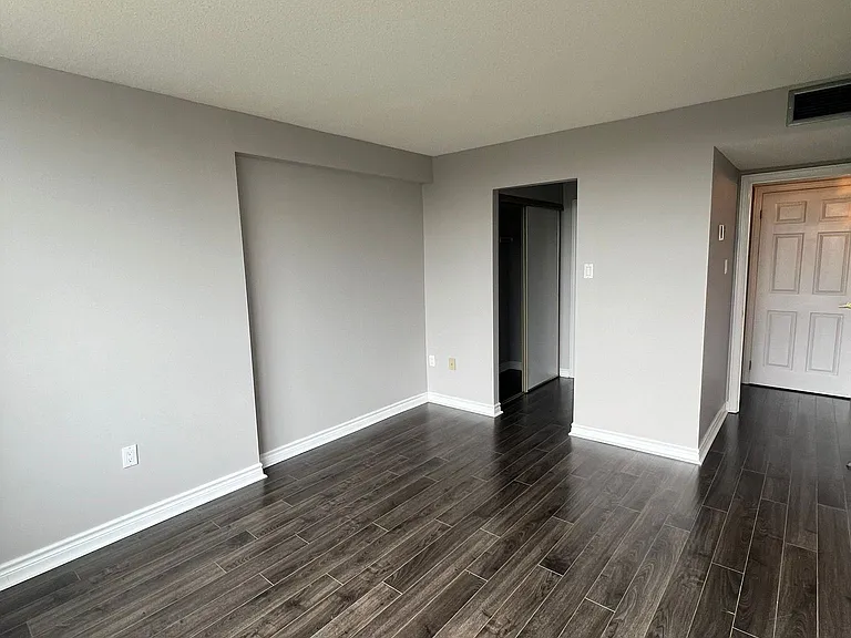 1510 Richmond St #806 — Photo 4