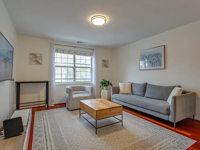 2707 S Walter Reed Dr #B — Photo 6