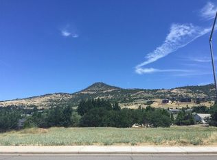 4682 Hillcrest Rd, Medford, OR 97504