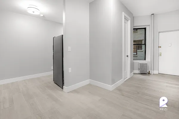 Rented by REZI | media 14