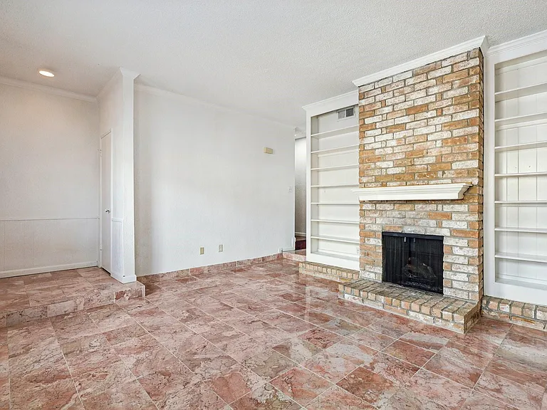 7700 Creekbend Dr #70 — Photo 5