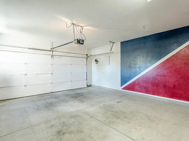 garage view 1/2