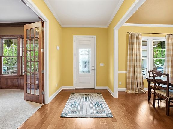 4th image of 195 Seneca Pl