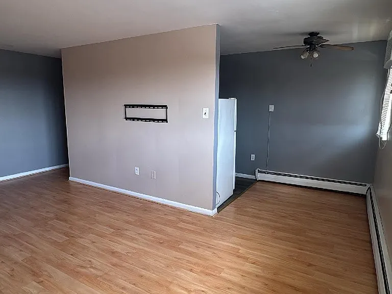 8024 Castor Ave — Photo 7