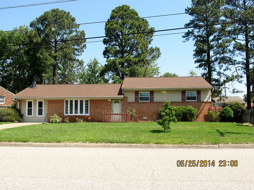 1st image of 725 Willow Dr