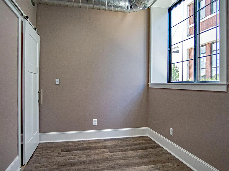 151 E Eagle St — Photo 19
