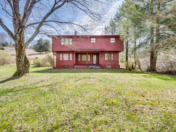 1483 Pioneer Dr, Lebanon, VA 24266