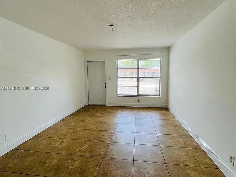 7701 SW 10th Ct #1A — Photo 3