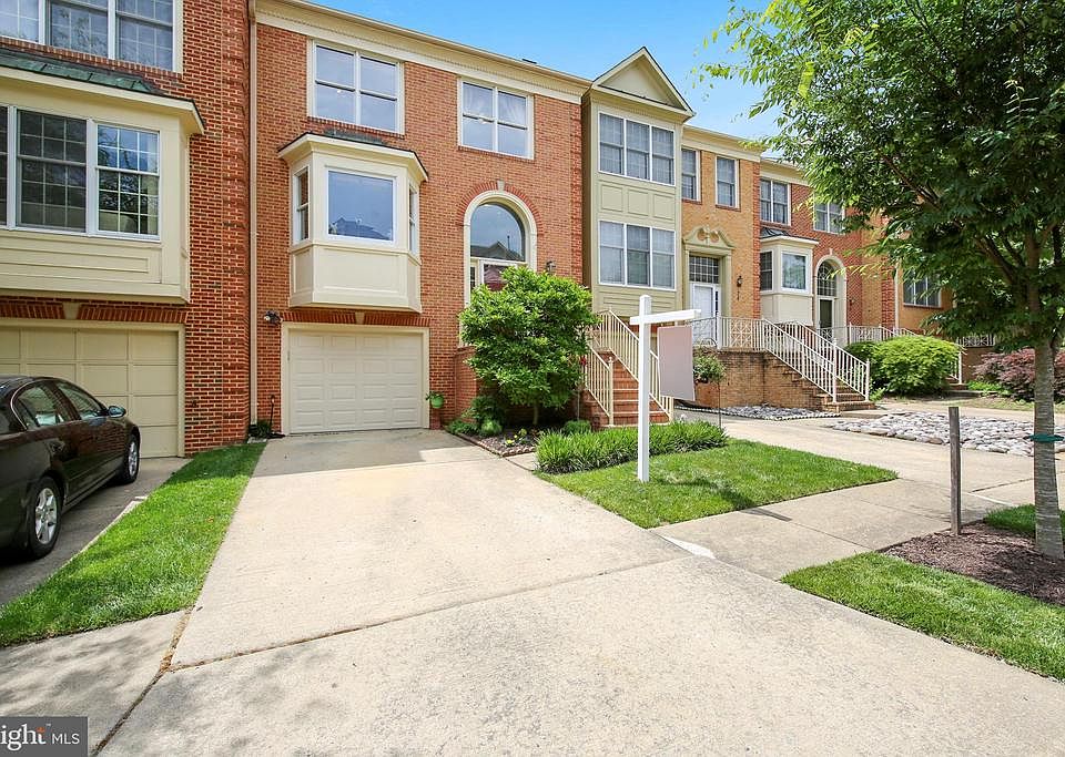1st image of 22 Sterling Ct