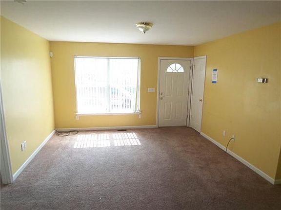 living room toward front door