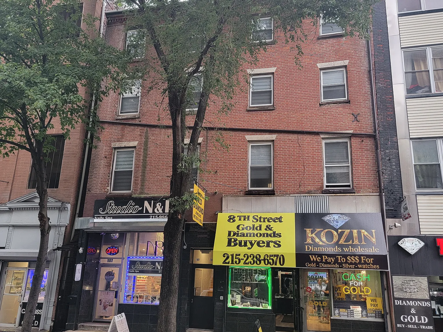 2 bed, 1000 sqft, $2,400 — Photo 2