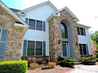 609 Washington Xing, East Stroudsburg, PA