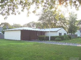 36 Campus Dr, Farmingville, NY 11738