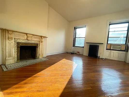 Rented by Silver Line Realty Group NY LLC | media 4
