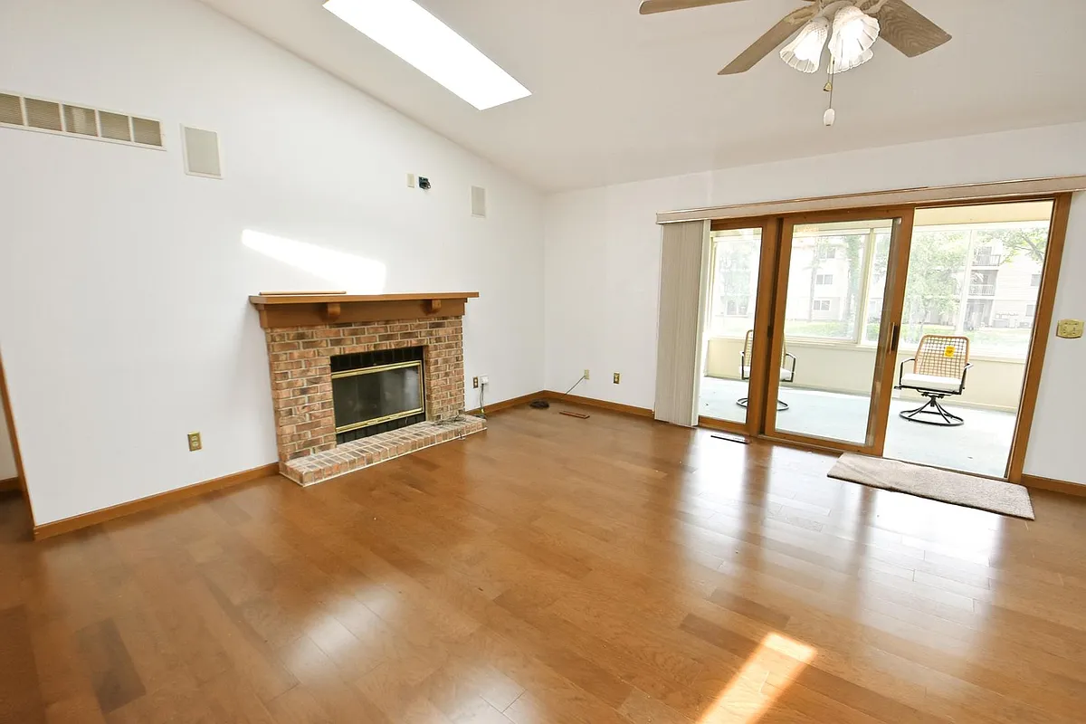 Building Photo - 624 Riversedge Ct