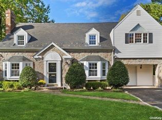 164 Wetherill Rd, Garden City, NY 11530