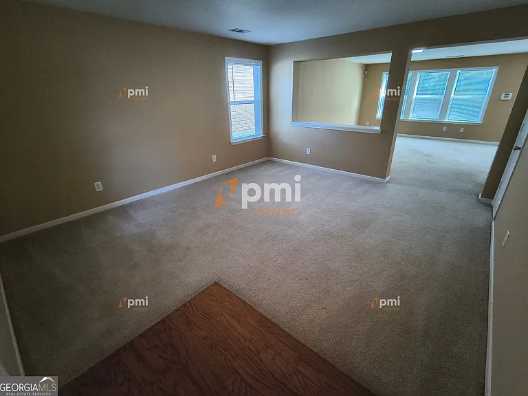 350 Fairmont Way — Photo 5