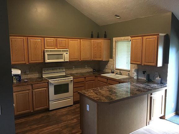 4th image of 21402 Amber Dr