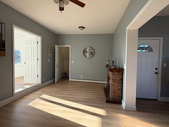 4th image of 577 E 3rd St APT 3
