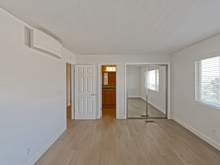 1720 Ardmore Ave #301 — Photo 24