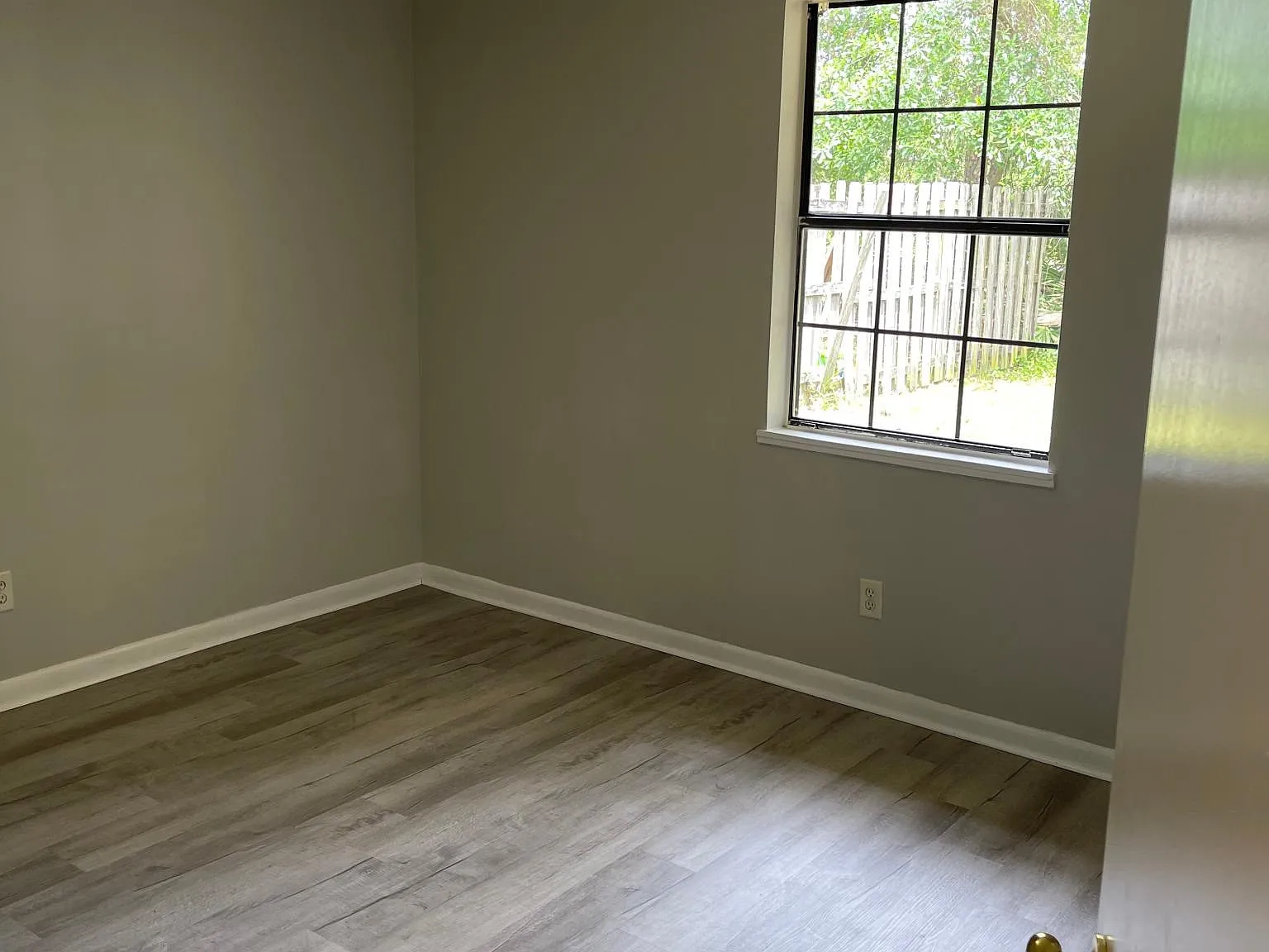 2 bed, 1000 sqft, $850 — Photo 2