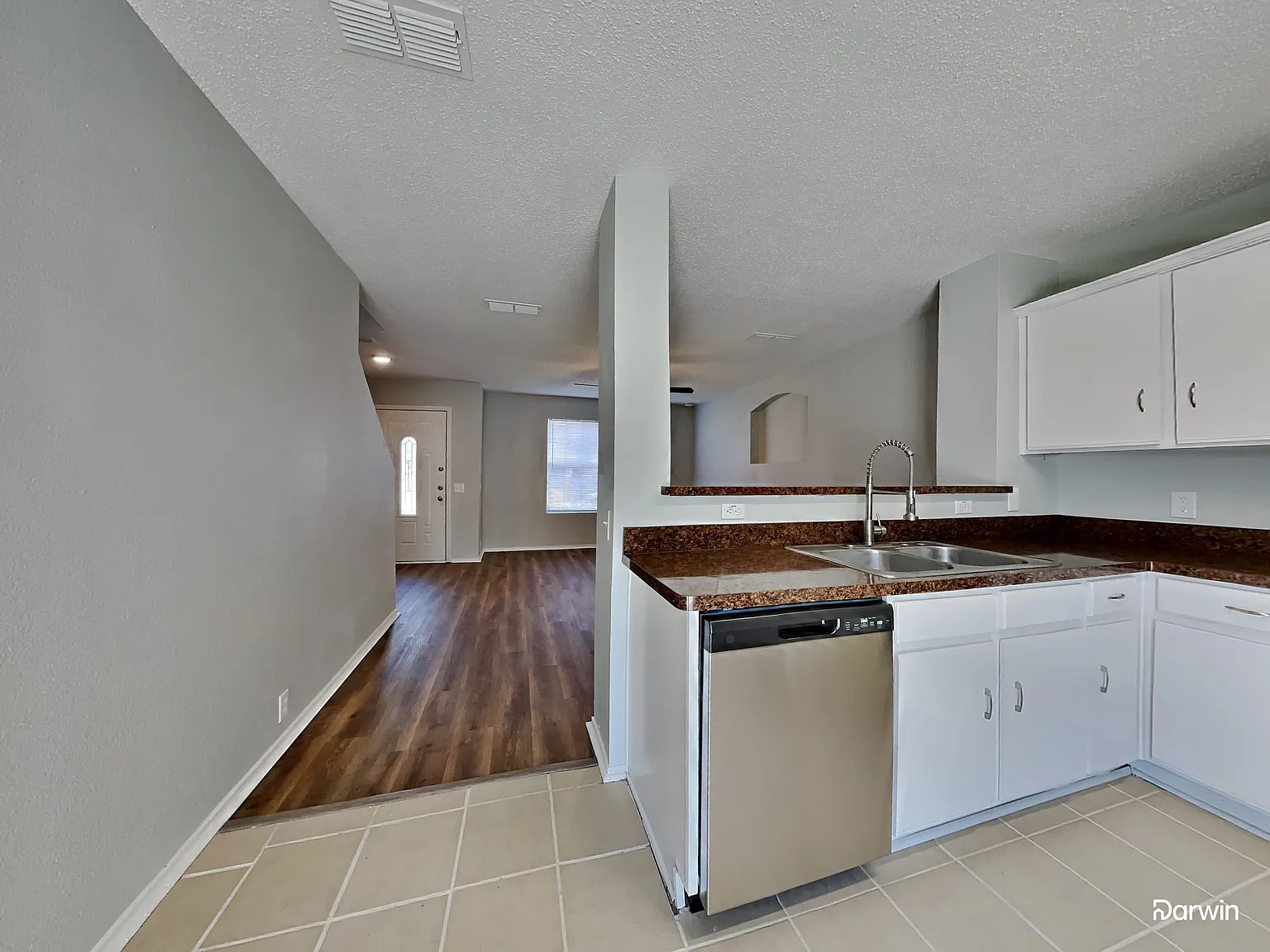 4 bed, 2.5 bath, 1620 sqft, $2,075 — Photo 3