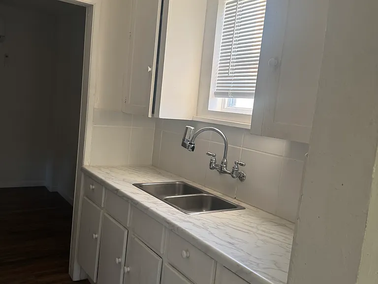1131 E Linden St #2 — Photo 5