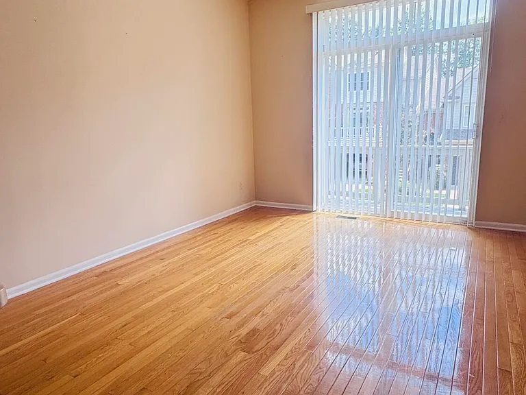 37572 Newburgh Park Cir #33 — Photo 13