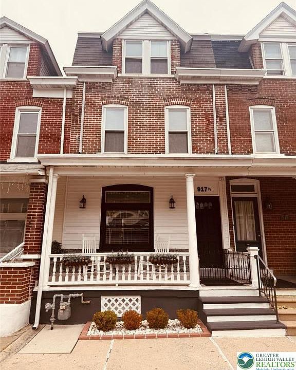 1st image of 917 1/2 W Washington St