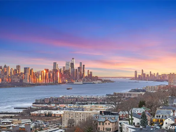 100 Carlyle Dr #16ES, Cliffside Park, NJ 07010