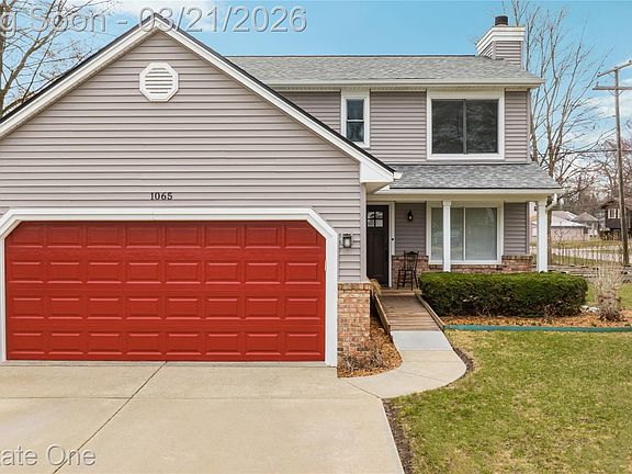 2nd image of 1065 Round Lake Rd