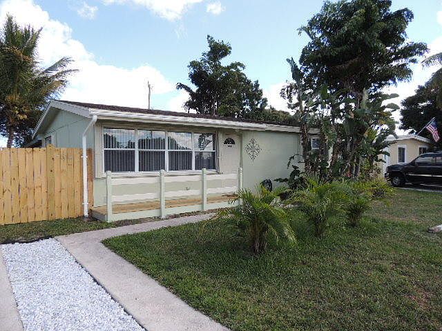 1st image of 736 Gardenia Dr