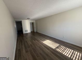 890 E Cherry St #101, Jesup, GA 31546