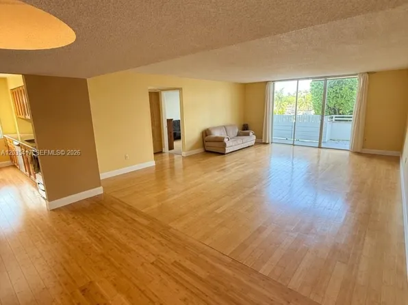 2801 NE 183rd St APT 202W, Aventura, FL 33160