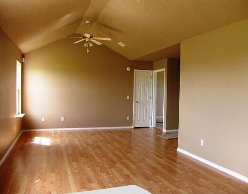 5th image of 525 Knight Ave