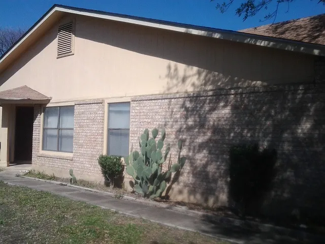 3506 Buzz Aldrin Dr — Photo 2