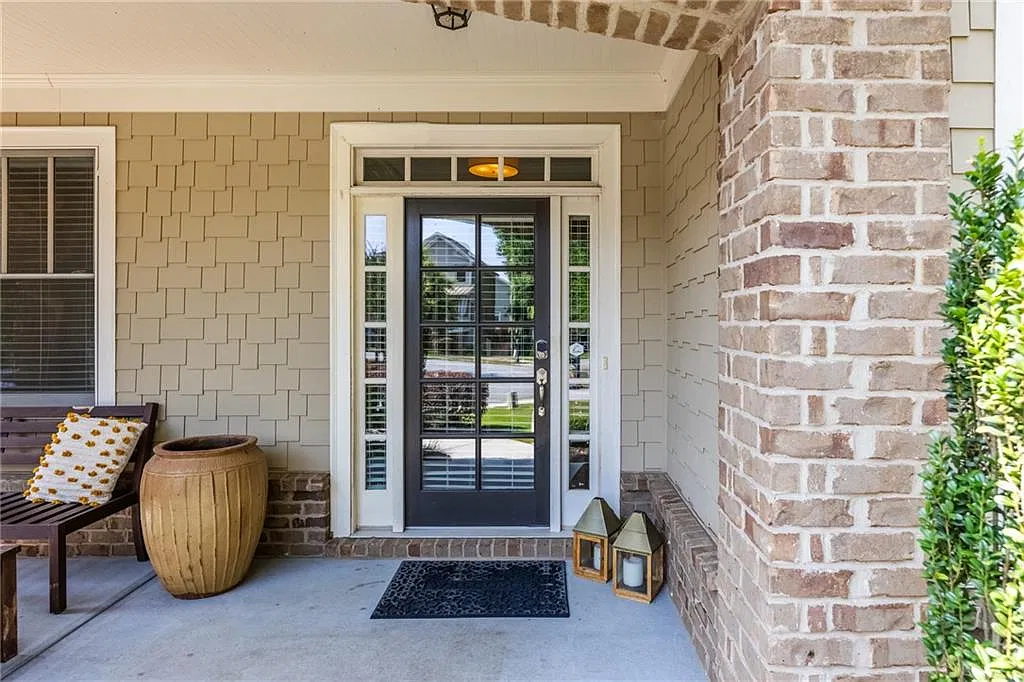 4 bed, 3.5 bath, 2054 sqft, $4,200 — Photo 4